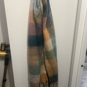 Cozy Multicolor Plaid Scarf